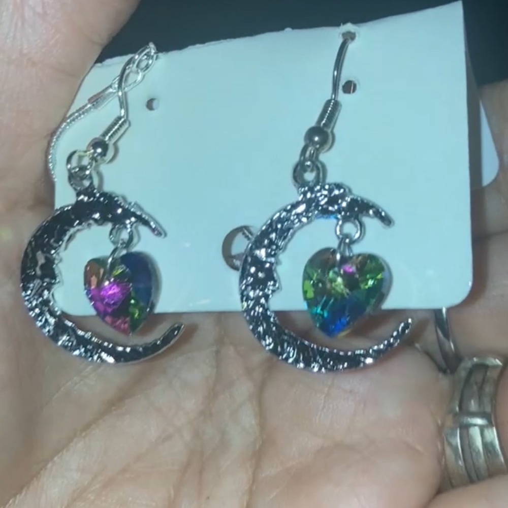 Néw heart sparkle earrings